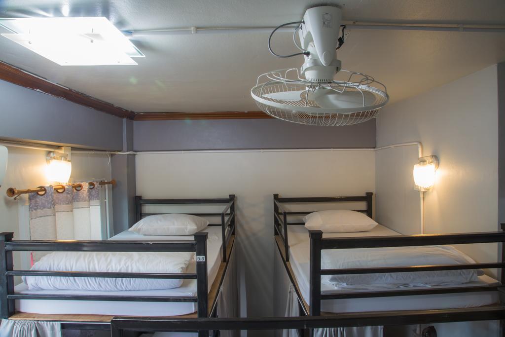 Cassette Hostel Чиангмай Экстерьер фото