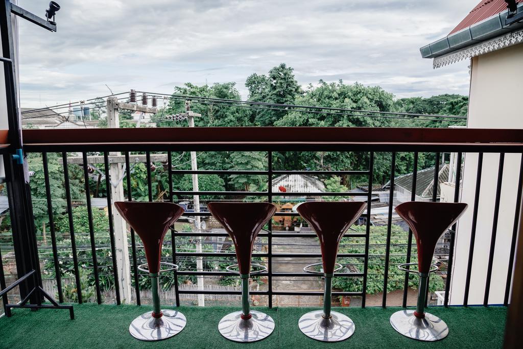 Cassette Hostel Чиангмай Экстерьер фото