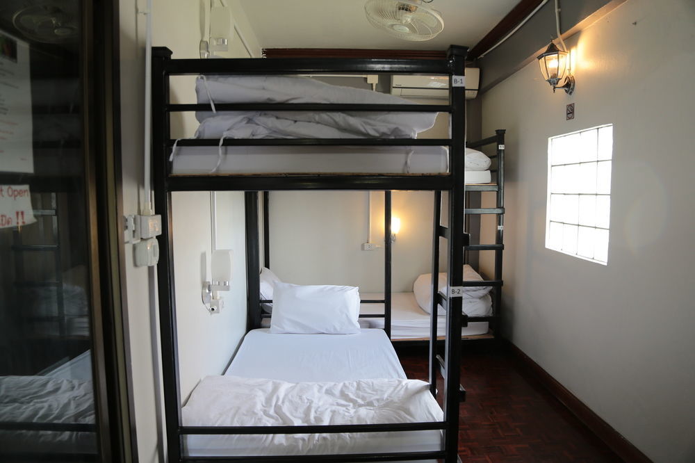 Cassette Hostel Чиангмай Экстерьер фото