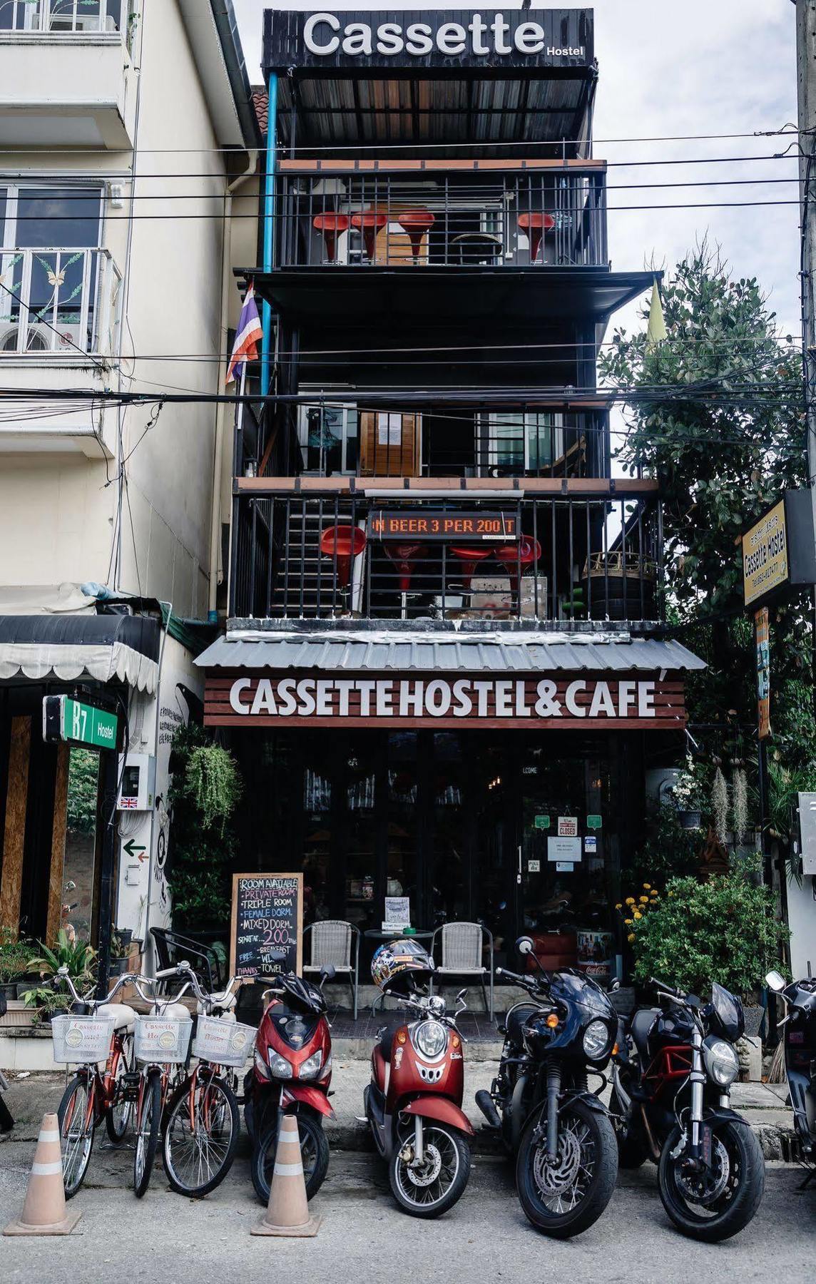 Cassette Hostel Чиангмай Экстерьер фото