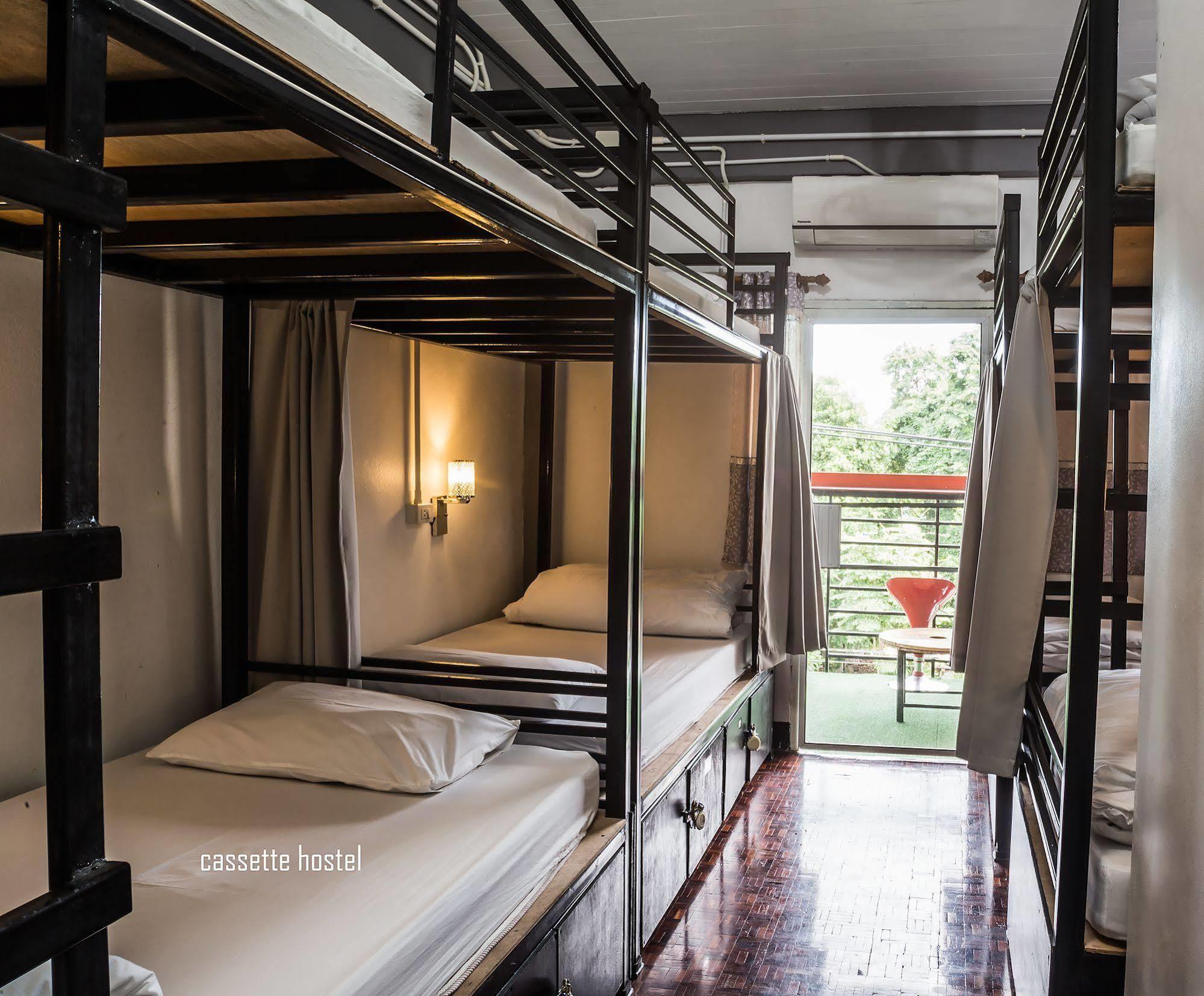 Cassette Hostel Чиангмай Экстерьер фото