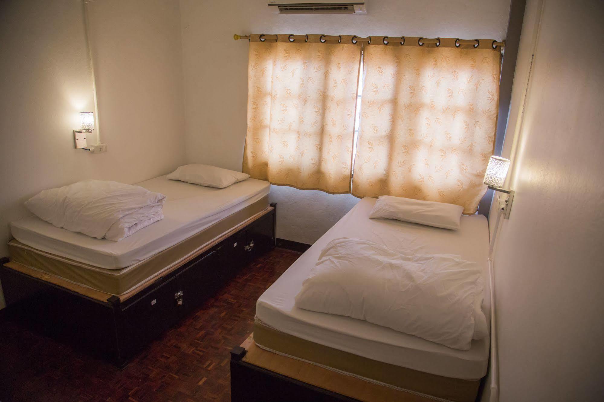 Cassette Hostel Чиангмай Экстерьер фото