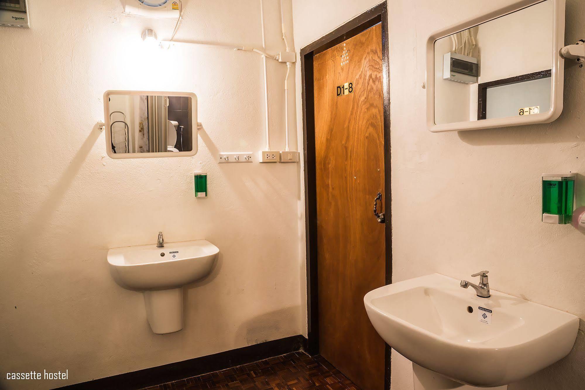 Cassette Hostel Чиангмай Экстерьер фото