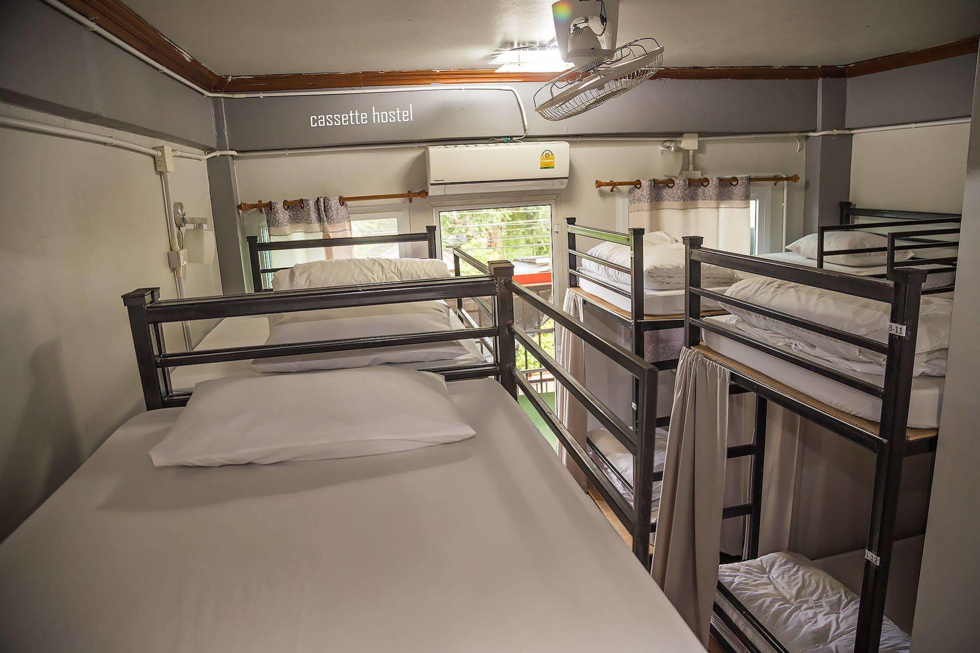 Cassette Hostel Чиангмай Экстерьер фото